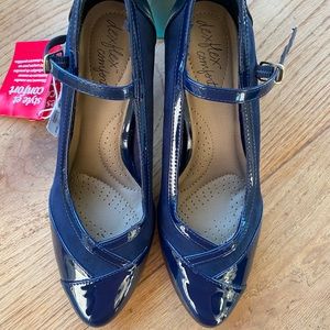 ✨NEW✨ Navy Blue Heels